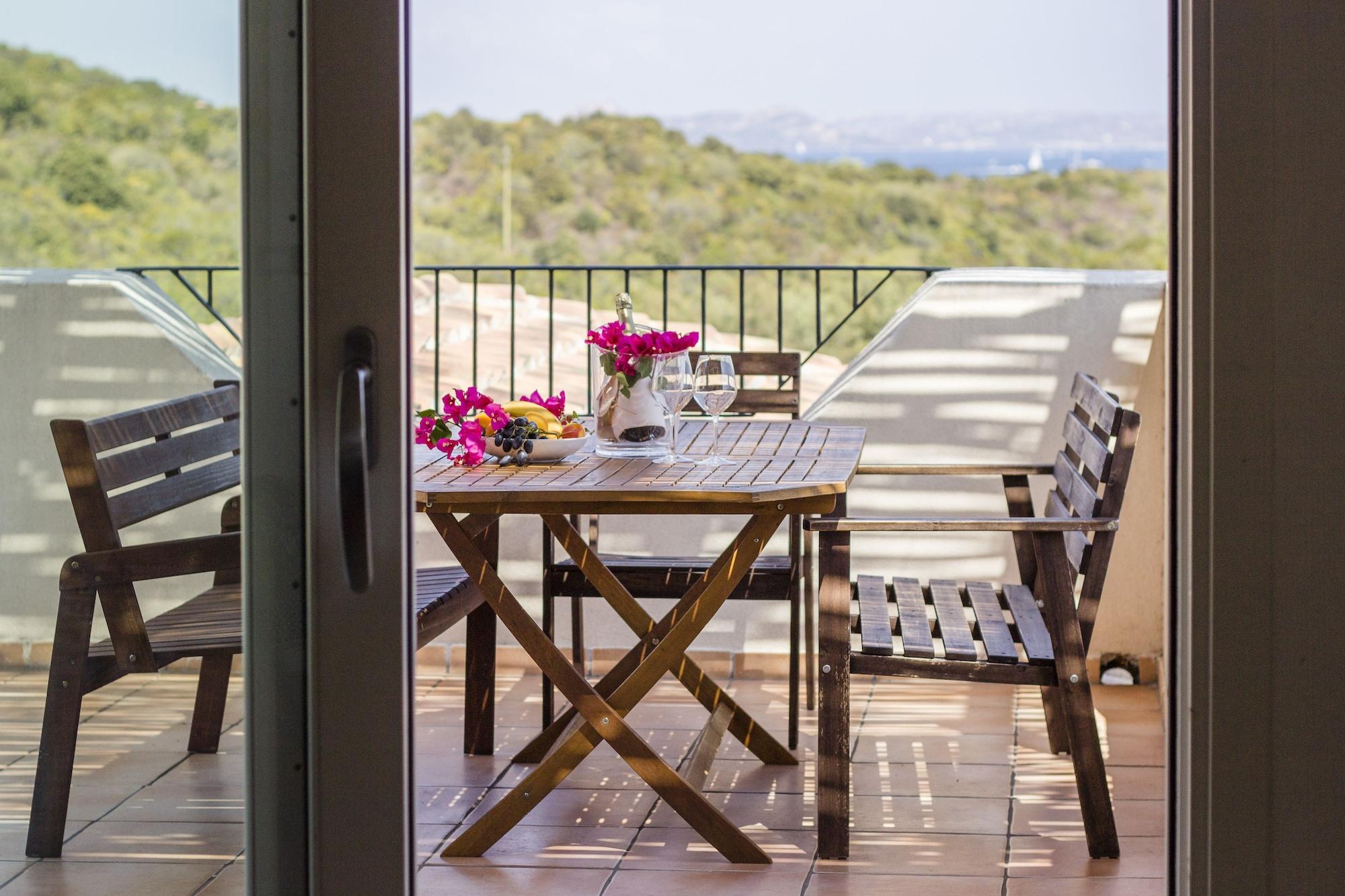 Residence Ea Bianca Baja Sardinia Luaran gambar
